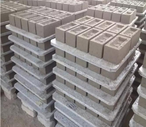 PVC pallets  concrete brick pallets